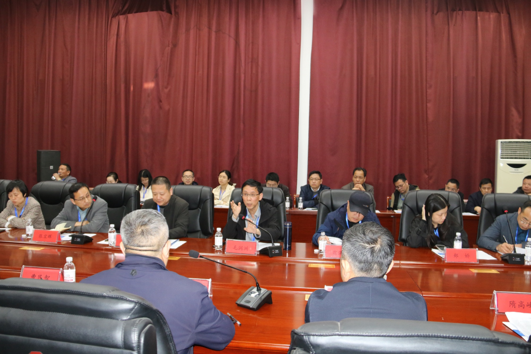 舟山市經(jīng)信局副局長毛潤洲攜舟山市優(yōu)秀企業(yè)家代表一行40余人蒞臨銳智股份調(diào)研考察！